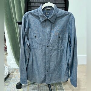 Navy cotton (looks like denim) men’s button down shirt - medium